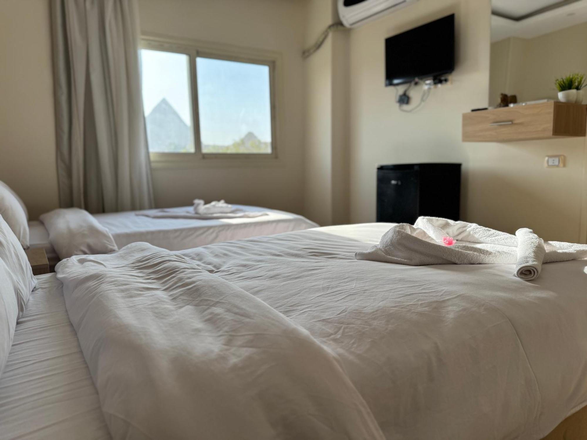 Pyramids Era View Hotel Kafrat al Jabal ภายนอก รูปภาพ